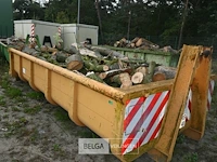 Inhoud container stookhout. - afbeelding 1 van  5