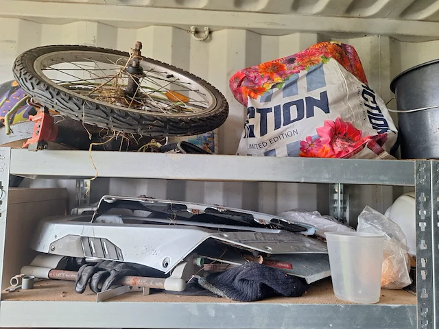Inhoud container - afbeelding 25 van  50