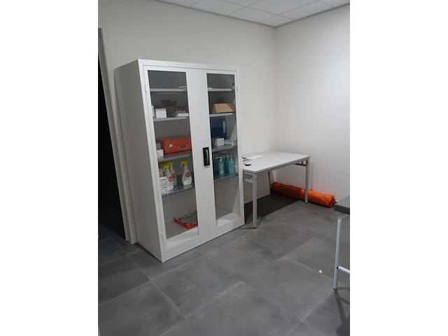 Inhoud ehbo ruimte - afbeelding 1 van  3