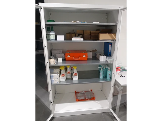 Inhoud ehbo ruimte - afbeelding 3 van  3