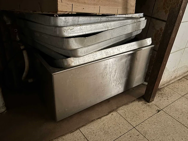 Inhoud horeca kebab zaak - afbeelding 41 van  64