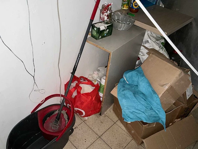 Inhoud horeca kebab zaak - afbeelding 53 van  64
