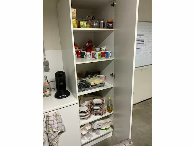 Inhoud kantine lokaal - afbeelding 2 van  12