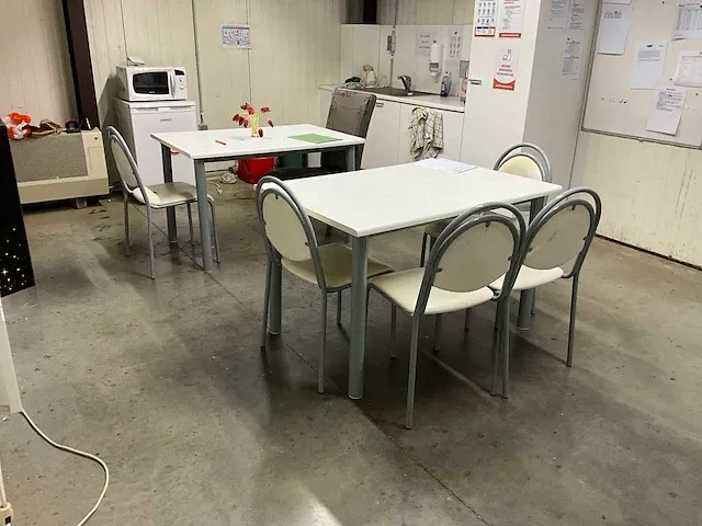 Inhoud kantine lokaal - afbeelding 1 van  12