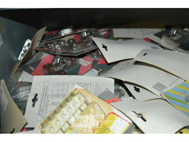 Inhoud kar div materialen - afbeelding 3 van  8