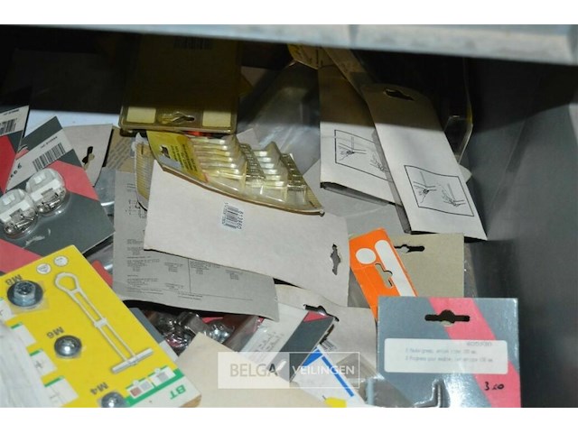 Inhoud kar div materialen - afbeelding 5 van  8