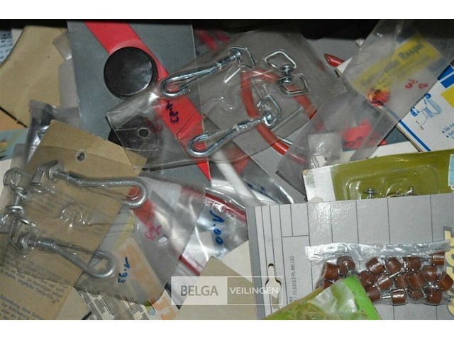 Inhoud kar div materialen - afbeelding 7 van  8