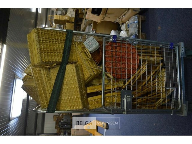 Inhoud kar partij div rietmaterialen - afbeelding 1 van  6