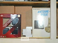 Inhoud kast div elektronica benodigdheden - afbeelding 2 van  4