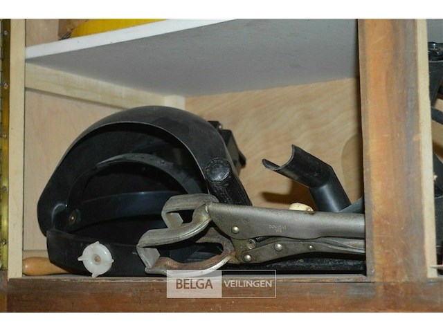 Inhoud kast div lasmaterialen - afbeelding 2 van  3