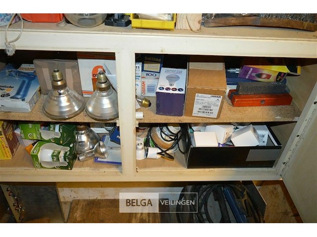 Inhoud kast parij div lampen - afbeelding 1 van  3