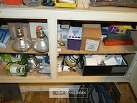 Inhoud kast parij div lampen - afbeelding 1 van  3