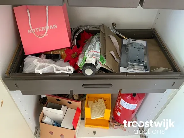 Inhoud kast - afbeelding 3 van  13