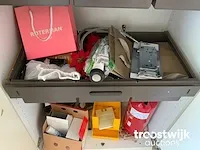 Inhoud kast - afbeelding 3 van  13