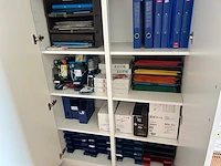 Inhoud kast - afbeelding 1 van  8