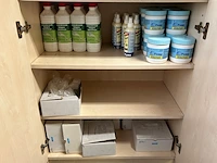 Inhoud kast - afbeelding 1 van  12