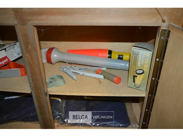 Inhoud kast - afbeelding 2 van  4