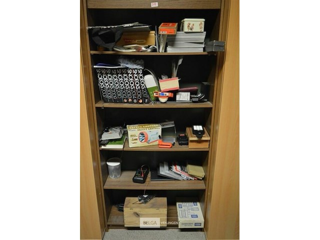 Inhoud kast - afbeelding 1 van  4