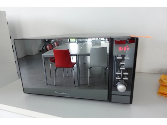 Inhoud kasten + microgolf - afbeelding 1 van  11