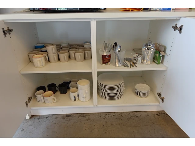 Inhoud kasten + microgolf - afbeelding 6 van  11