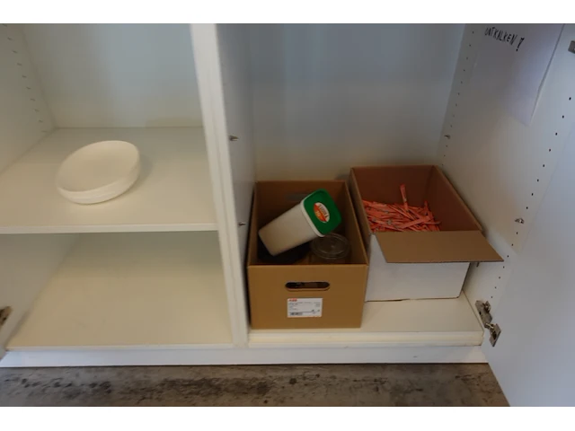 Inhoud kasten + microgolf - afbeelding 7 van  11