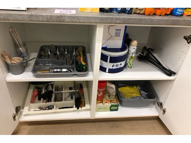 Inhoud keuken en vuilnis - afbeelding 3 van  6