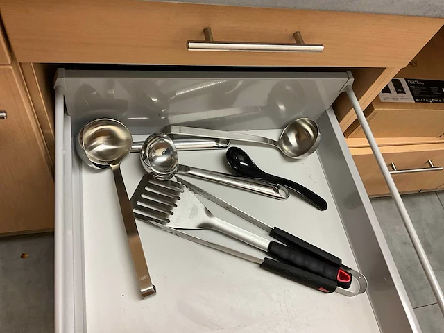 Inhoud keuken - afbeelding 16 van  18