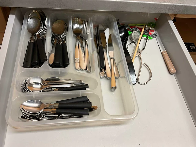 Inhoud keuken - afbeelding 17 van  18