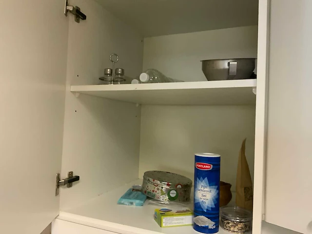 Inhoud keukenkasten - afbeelding 2 van  12