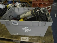 Inhoud kist div materialen - afbeelding 2 van  6
