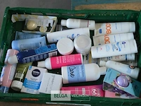 Inhoud kist diverse goederen