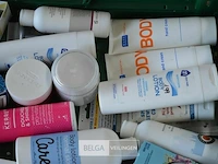 Inhoud kist diverse goederen - afbeelding 3 van  3