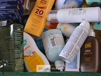 Inhoud kist diverse goederen - afbeelding 2 van  4