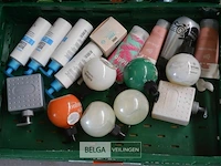 Inhoud kist diverse goederen - afbeelding 1 van  4