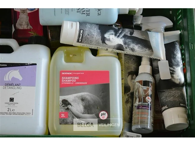 Inhoud kist diverse goederen - afbeelding 3 van  5