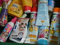 Inhoud kist diverse goederen - afbeelding 4 van  5