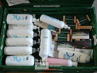 Inhoud kist diverse goederen - afbeelding 1 van  5