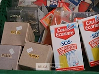 Inhoud kist diverse goederen - afbeelding 2 van  5
