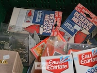 Inhoud kist diverse goederen - afbeelding 3 van  5