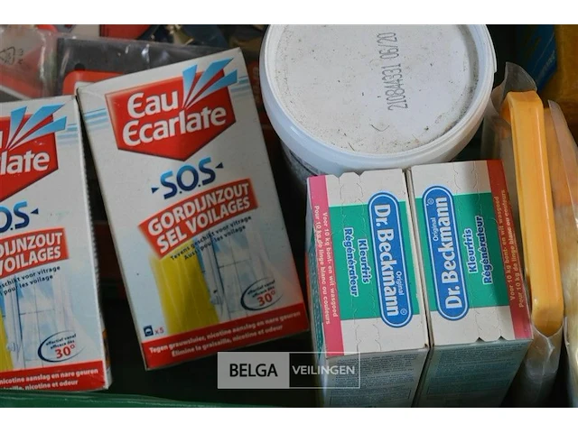 Inhoud kist diverse goederen - afbeelding 5 van  5