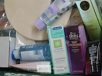 Inhoud kist diverse goederen - afbeelding 3 van  4