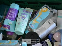 Inhoud kist diverse goederen - afbeelding 2 van  5