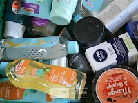 Inhoud kist diverse goederen - afbeelding 3 van  5