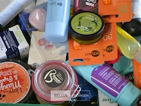 Inhoud kist diverse goederen - afbeelding 4 van  5