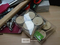 Inhoud kist diverse materialen - afbeelding 2 van  6