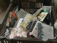 Inhoud kist partij div kerst servetten - afbeelding 1 van  8