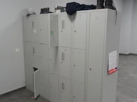 Inhoud kleedkamer - afbeelding 2 van  5