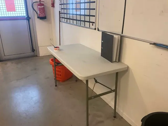 Inhoud kleedkamers en kantine - afbeelding 7 van  10
