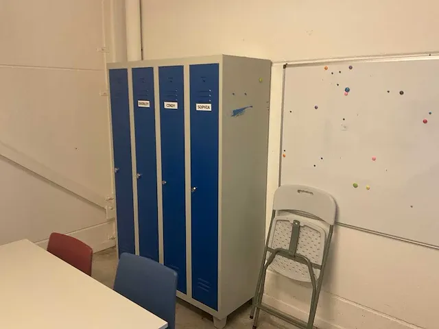 Inhoud kleedkamers en kantine - afbeelding 9 van  10
