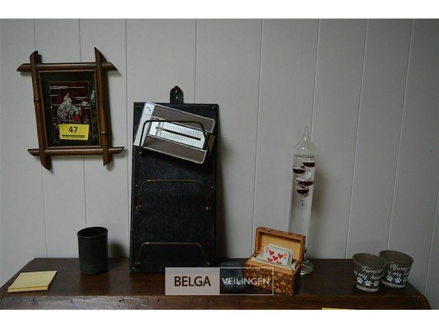 Inhoud lade div deco materialen - afbeelding 1 van  6